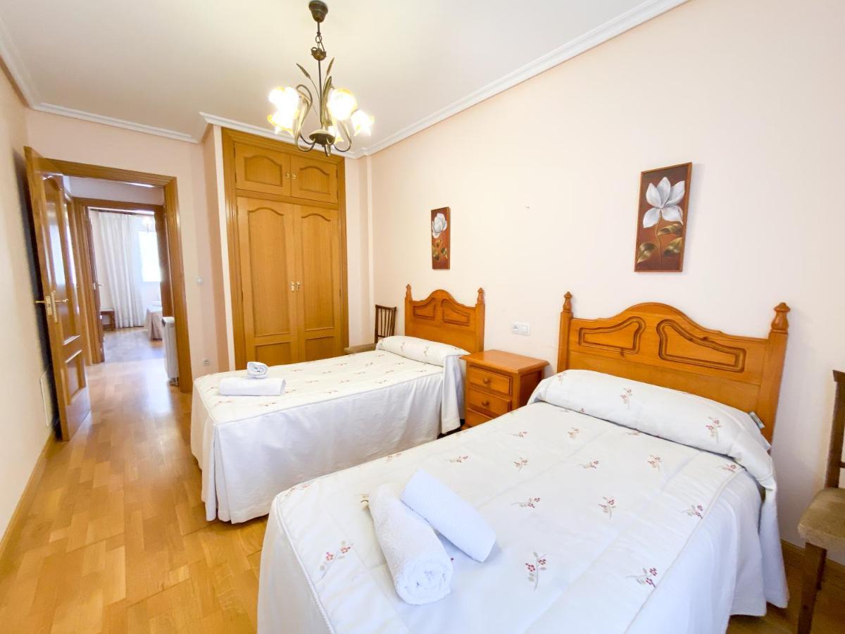 Vivienda Turistica Los Leones Berlanga de Duero Extérieur photo