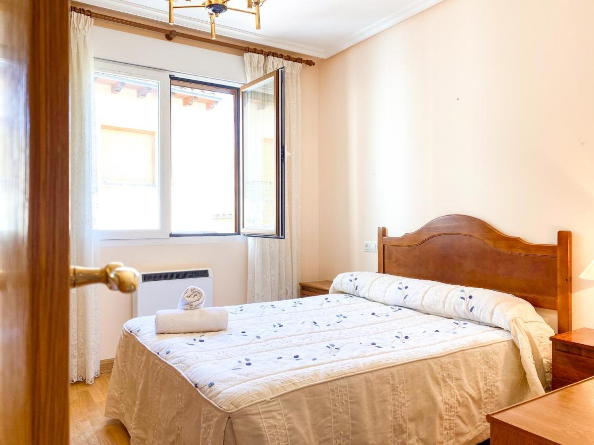 Vivienda Turistica Los Leones Berlanga de Duero Extérieur photo